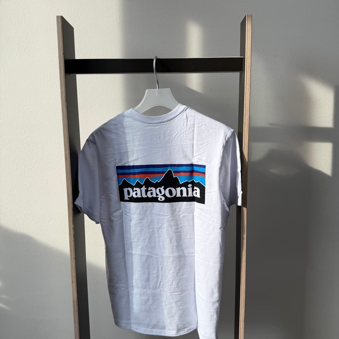파타고니아 P-6 로고 리스폰시빌리티 반팔 티셔츠 2털러 상품이미지2