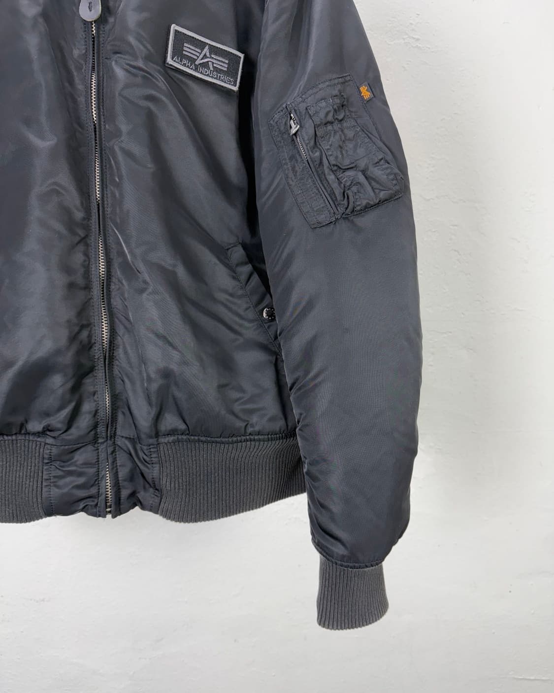 알파 인더스트리 블랙 벨크로 와펜 ma-1 자켓 상품이미지5