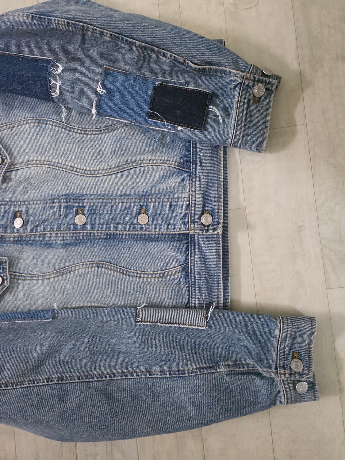 앤더슨벨 웨이브 패치워크 데님 자켓 M 상품이미지3