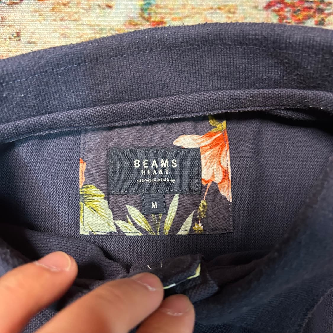 [M] 빔즈 하트 플라워 패턴 카라 반팔 상품이미지4