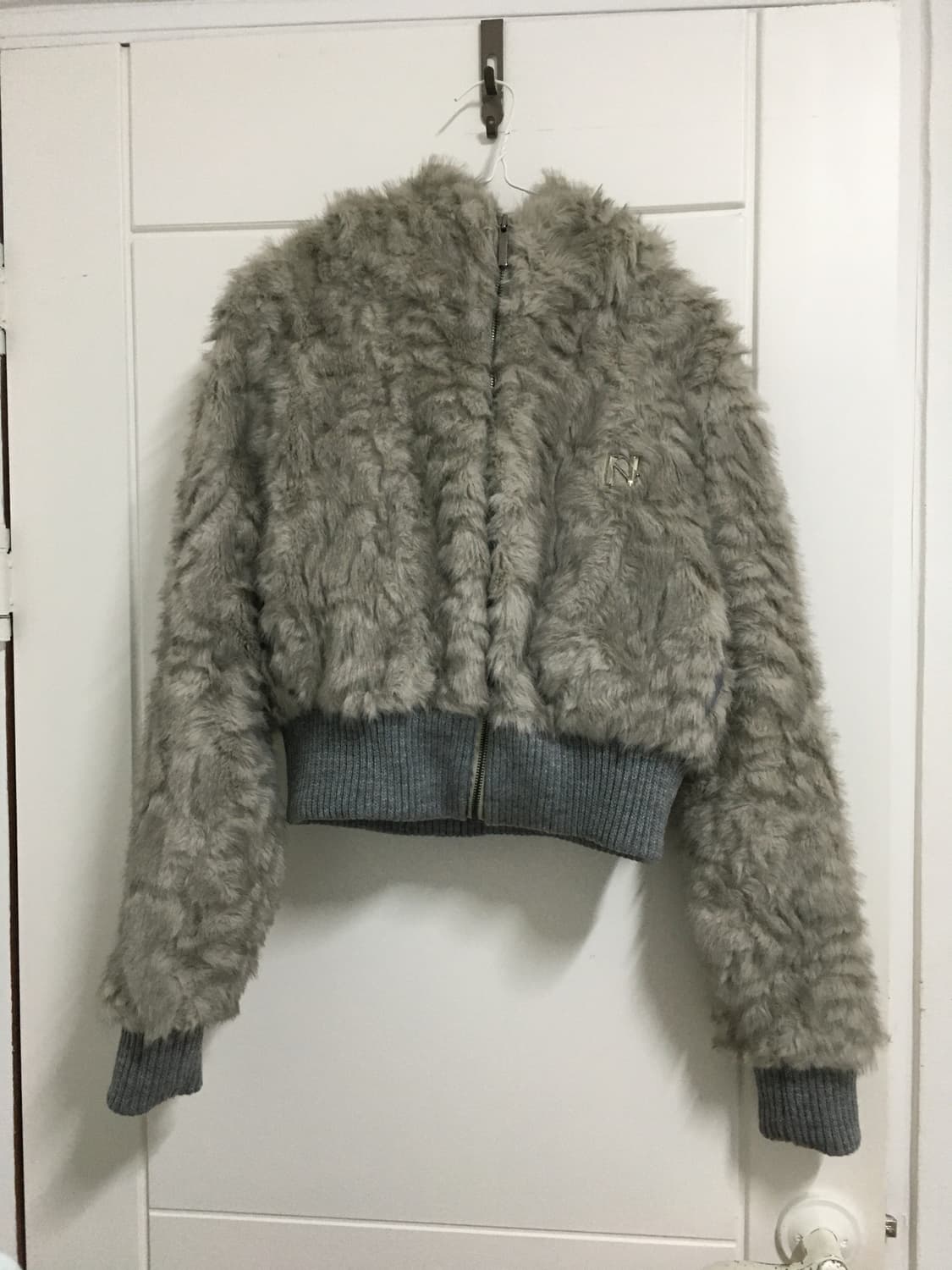 뉴얼린 버니 크롭 퍼 후드점퍼 상품이미지2