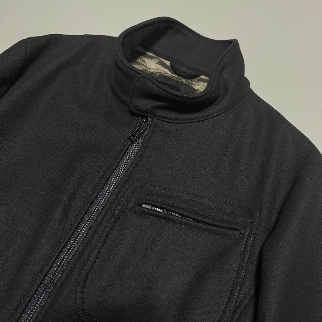 뷰티앤유스 united arrows 블랙컬러 울 나일론 혼방 헤링턴 자켓 상품이미지4