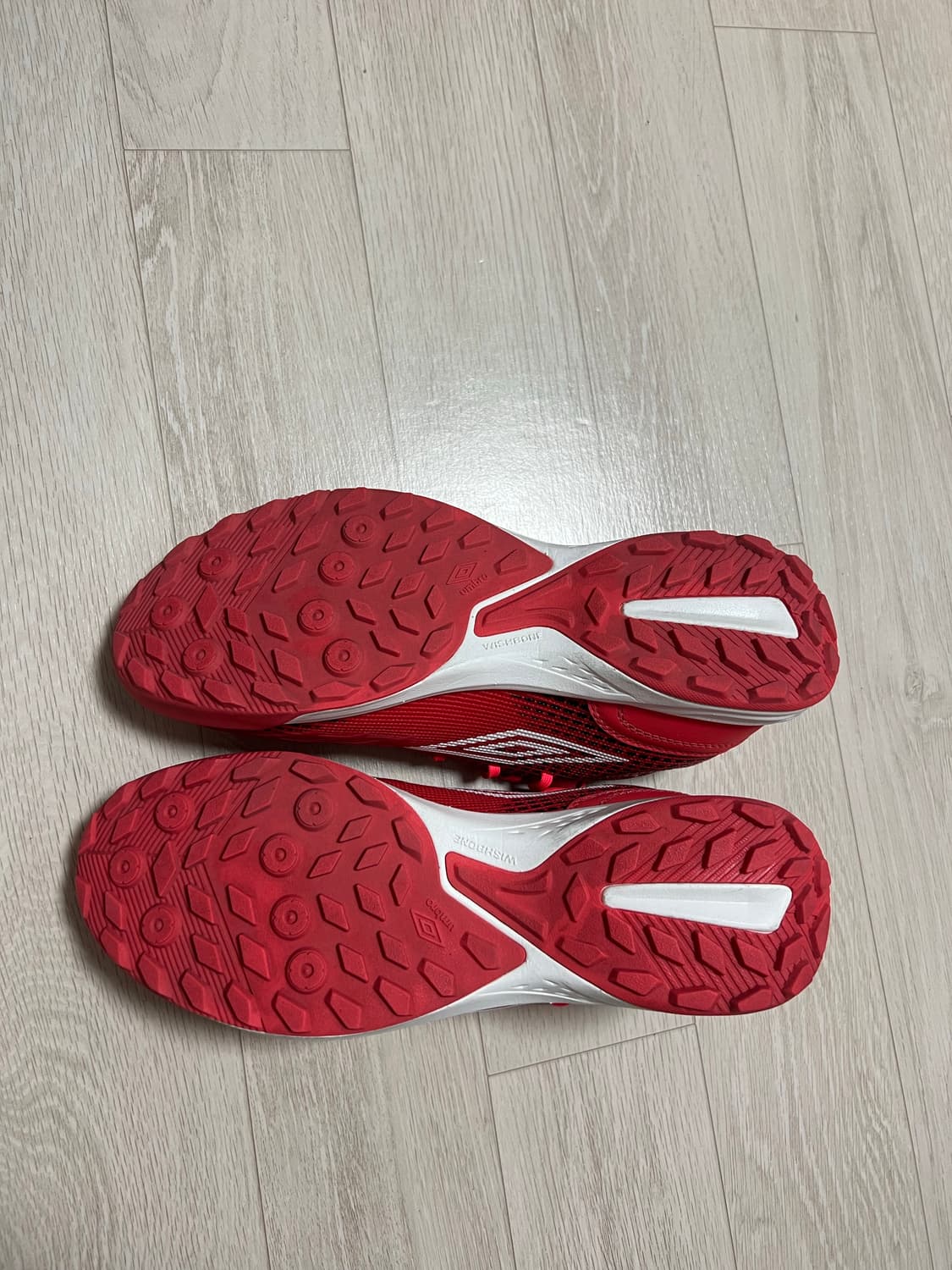 엄브로 제트윈드tf 상품이미지2