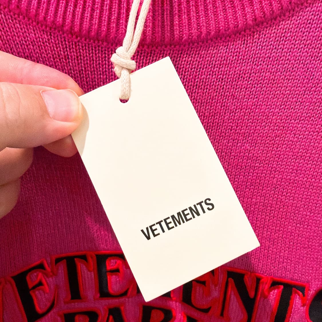 (정품/새상품) VETEMENTS 베트멍 남성 핑크 자수 로고 울 니트 상품이미지4