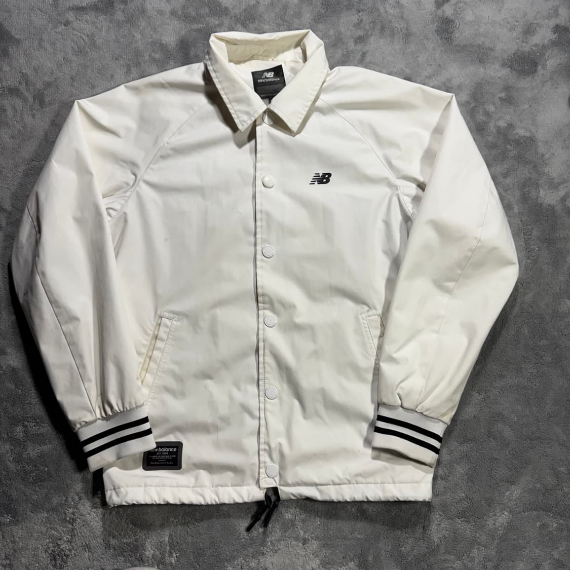 뉴발란스 후드 탈착 화이트 코치자켓  상품이미지1