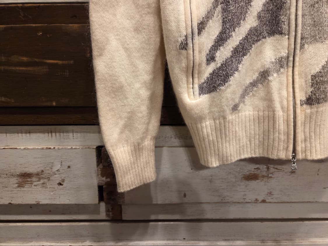 꼬르띠지아니 짚업니트 상품이미지7