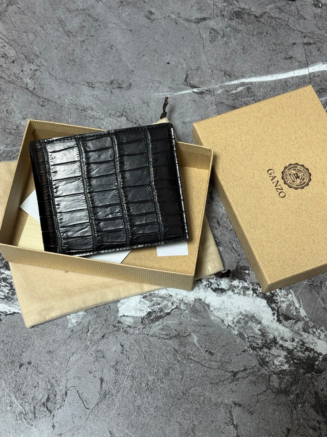 간조(Ganzo) 악어가죽 반지갑 + 가죽크림 상품이미지1