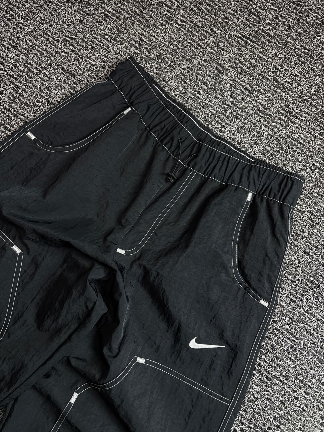 나이키 스우시 디테일 하이라이즈 우븐 팬츠 2430 상품이미지3