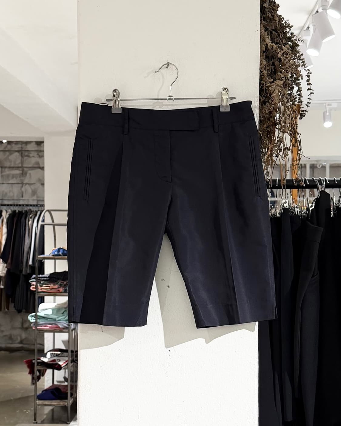 프라다 블랙 핀턱 슬랙스 숏팬츠 상품이미지1