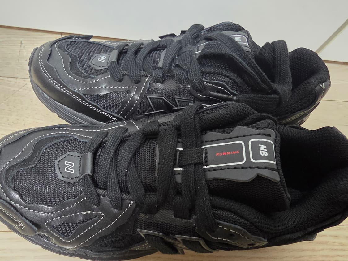 뉴발란스 1906D 올블랙 운동화 상품이미지3