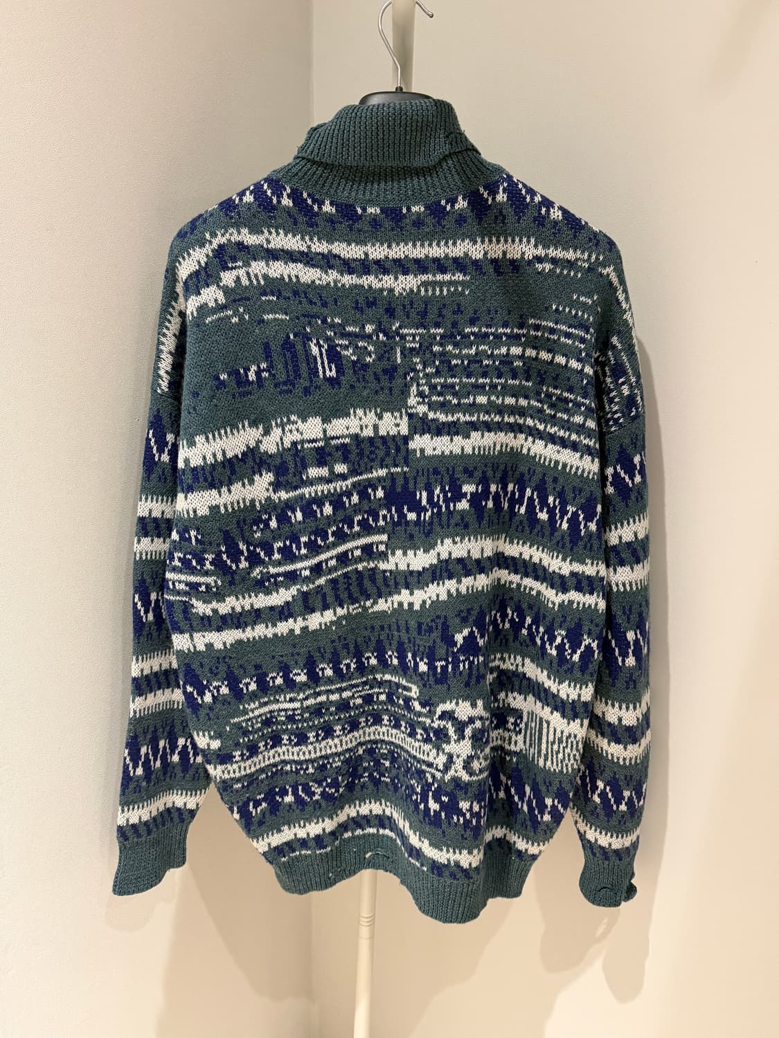 [S] 발렌시아가 19FW 런웨이 터틀넥니트 상품이미지3