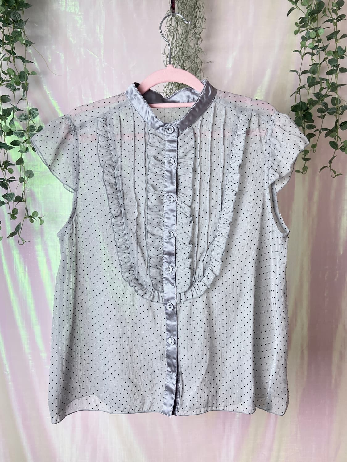 그레이 도트프릴 반팔블라우스  상품이미지1