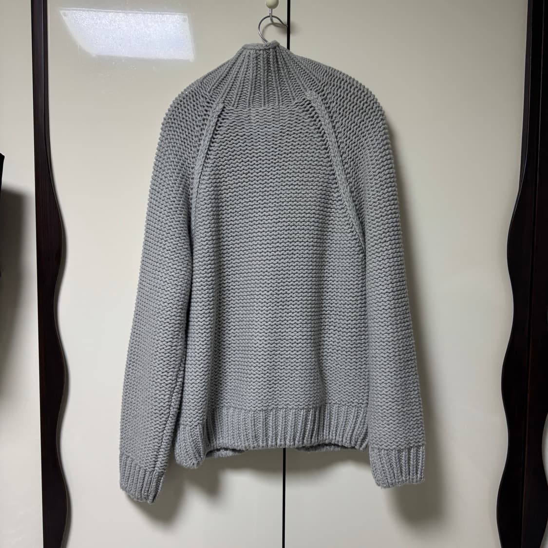 더바넷 Oversized Soap 집업 니트 가디건 그레이 상품이미지4