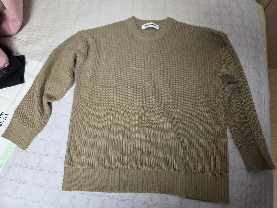 블론드나인 크루넥 리브 니트 스웨터 브라운/모카 m사이즈 2장 일괄 상품이미지3