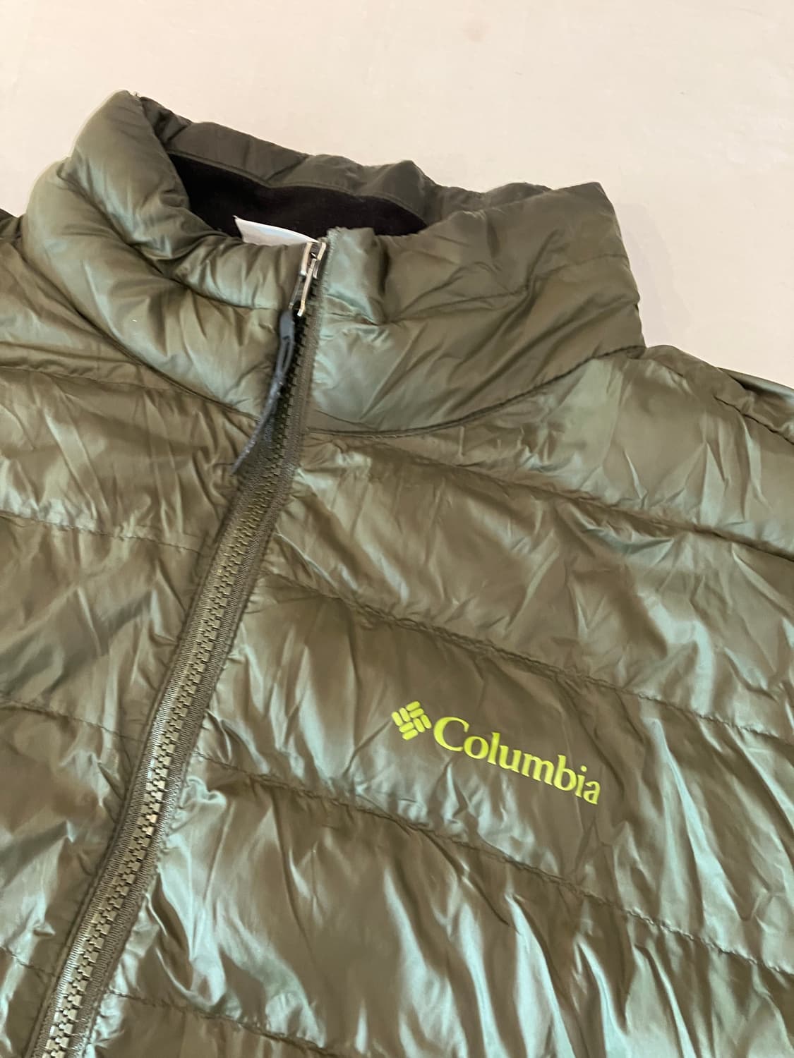 컬럼비아 올리브 그린 경량패딩 카키 상품이미지2