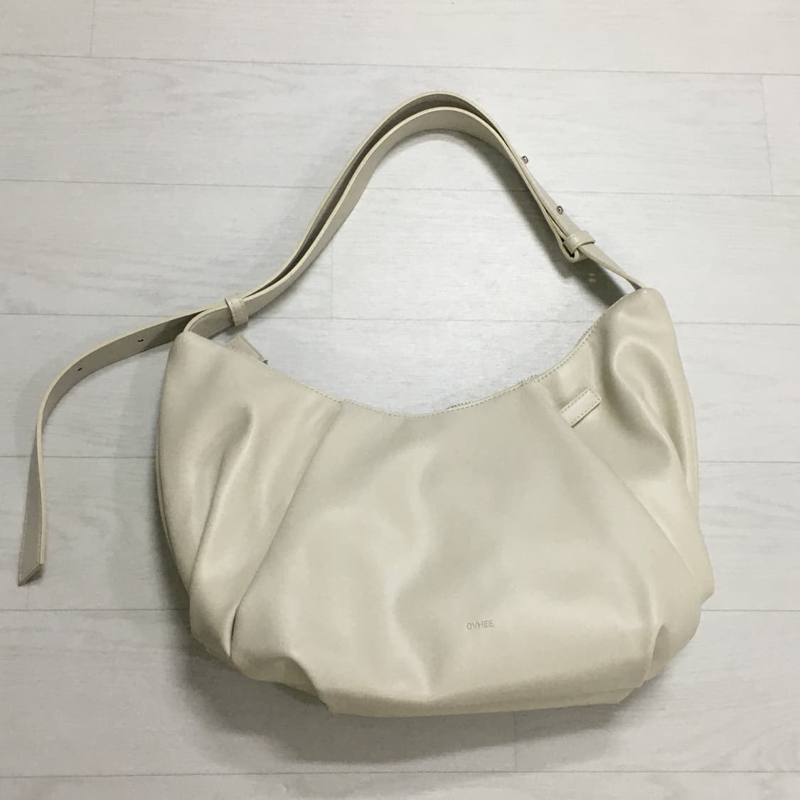 오브히 로에브 호보백 아이보리 상품이미지5