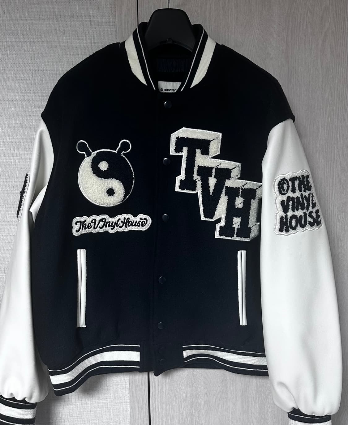 더바이닐하우스 바시티 자켓 상품이미지3