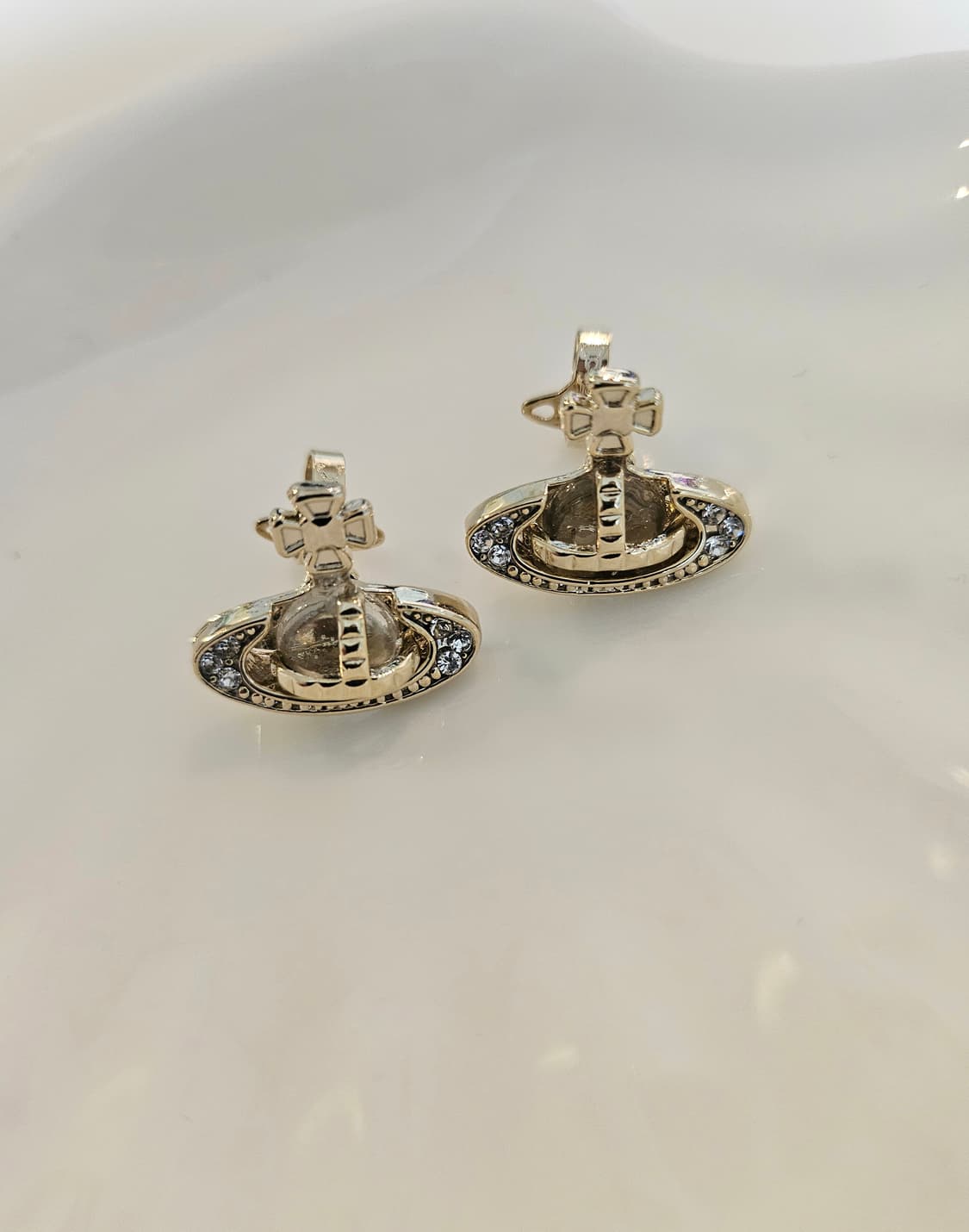 비비안웨스트우드 업사이클링 크리스탈 금장 귀걸이 상품이미지2