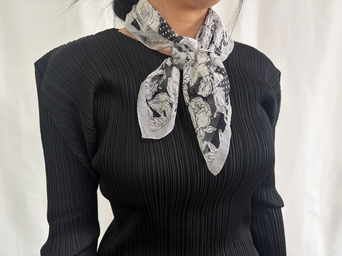 장미 도트 패턴 스카프 상품이미지1