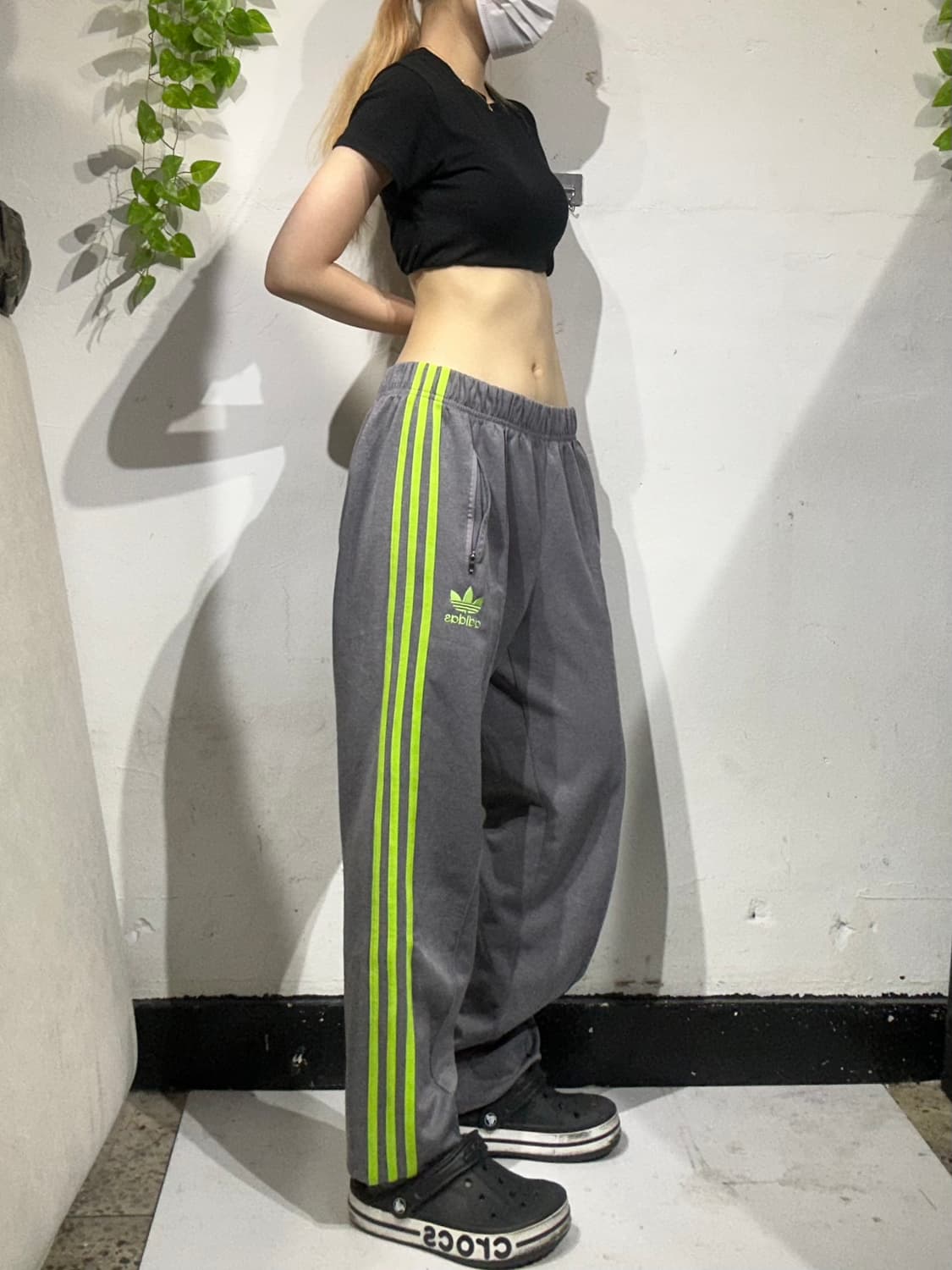 아디다스 그레이 그린 삼선 와이드 팬츠  상품이미지1