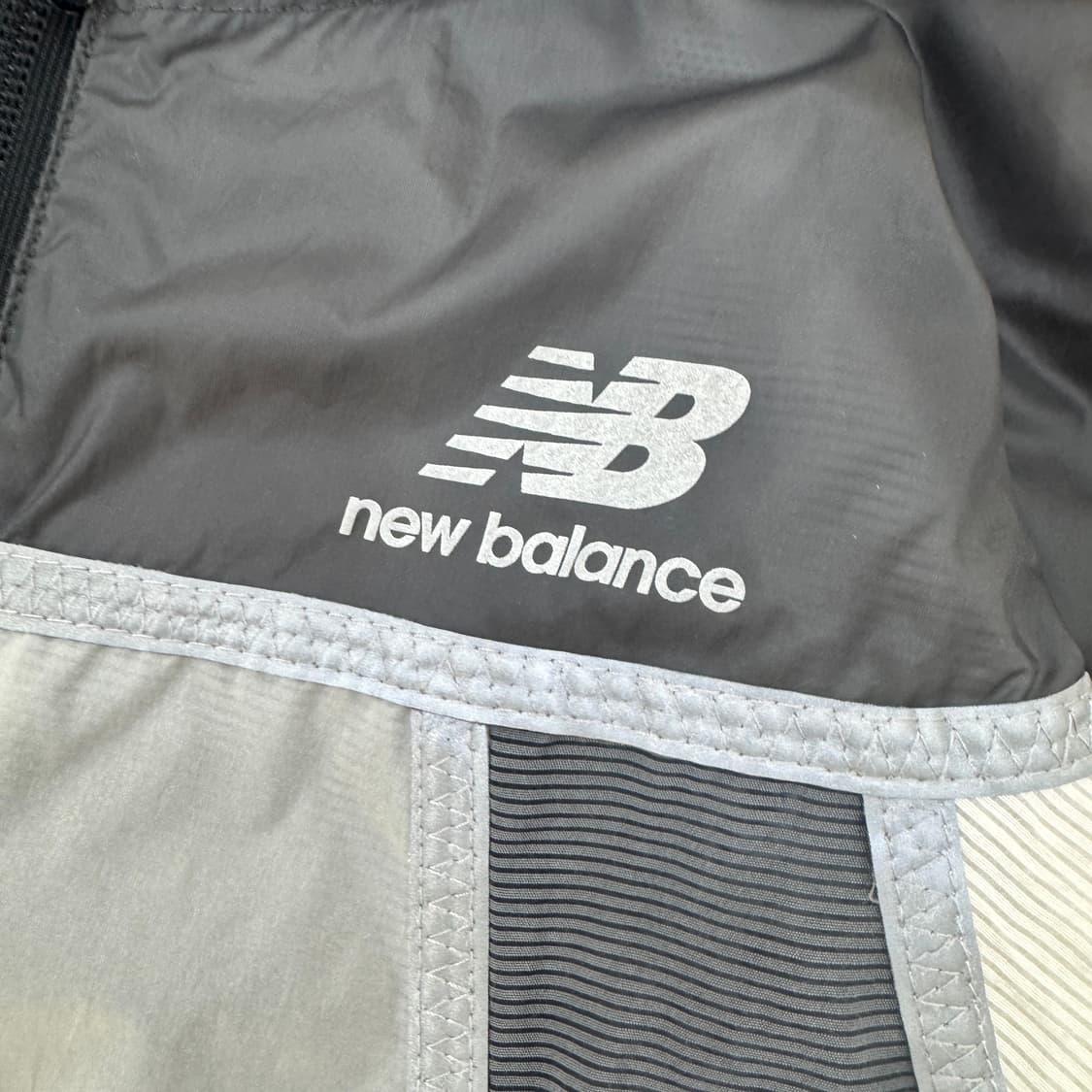 여성용 S 뉴발란스 경량 바람막이 자켓  상품이미지4