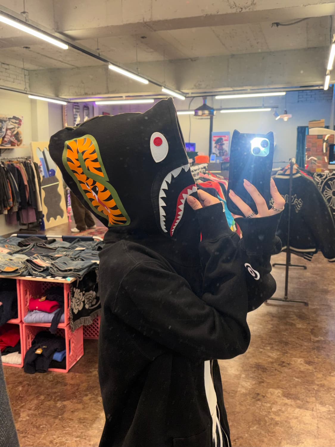 A Bathing Ape 시그니처 샤크 그래픽 카모 패턴 풀 집업 후디 상품이미지2