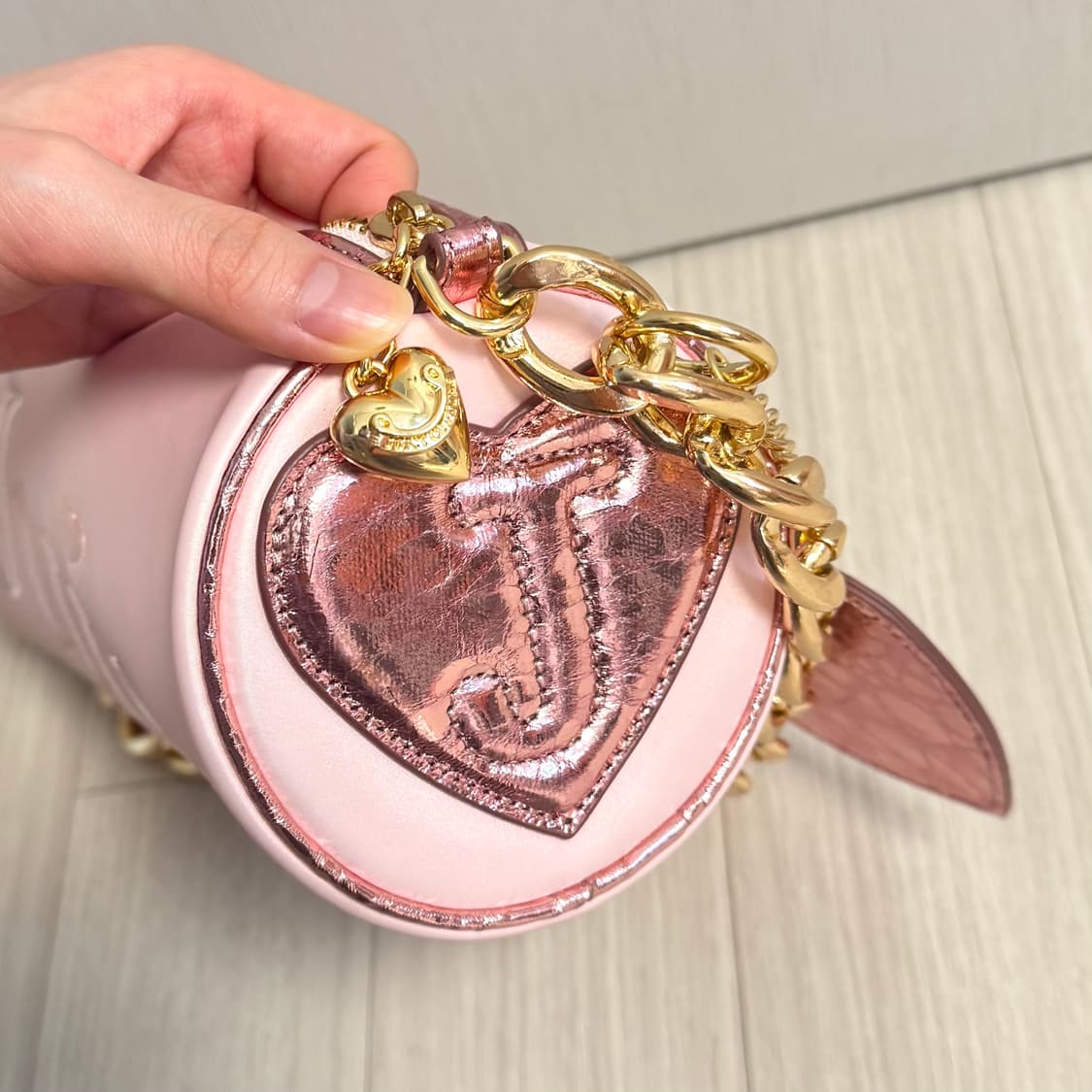 쥬시꾸뛰르 핑크 새틴 원통백 상품이미지3