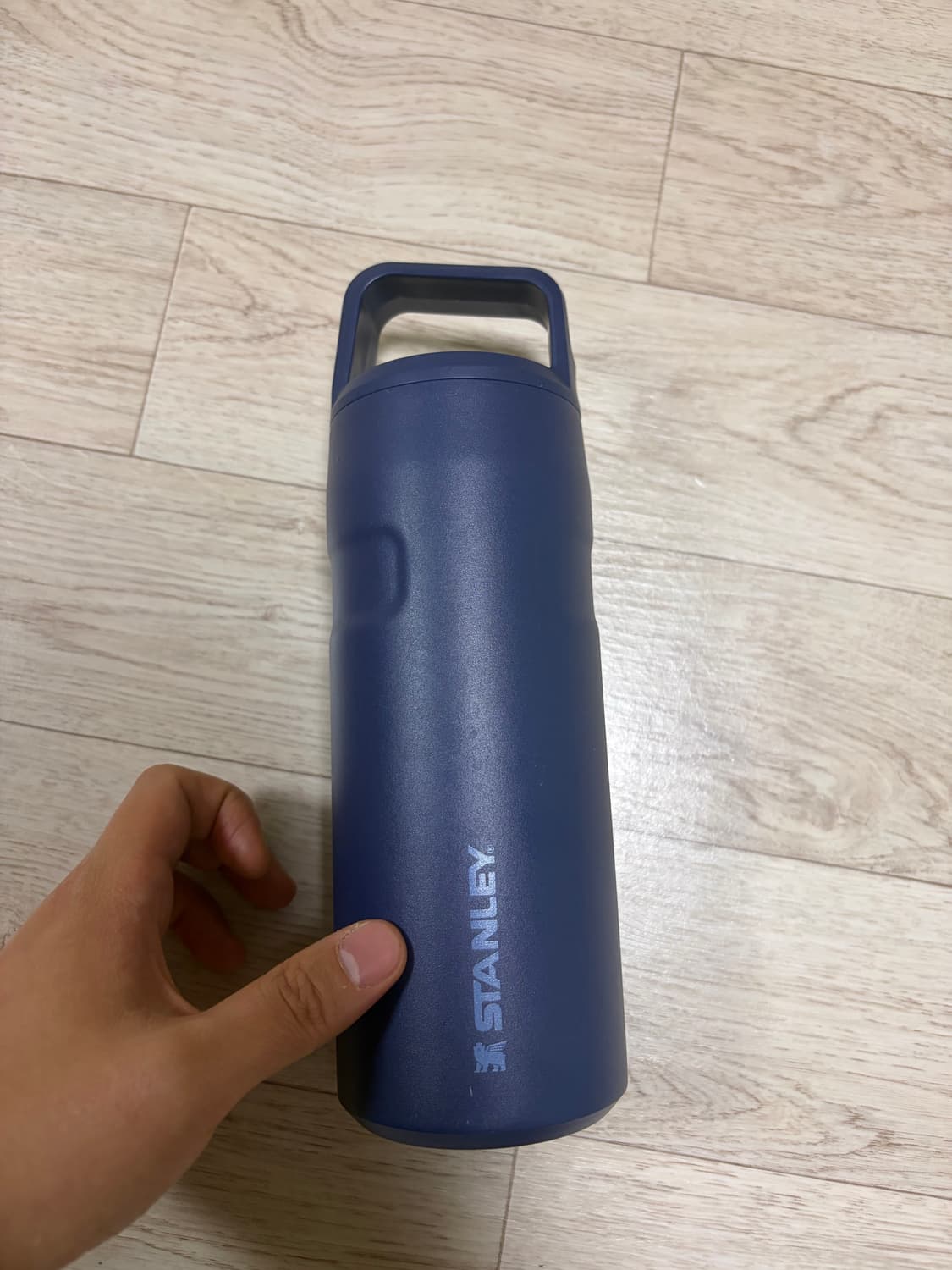 스탠리 아이스플로우 에어로라이트 텀블러 네이비 473ml 상품이미지1