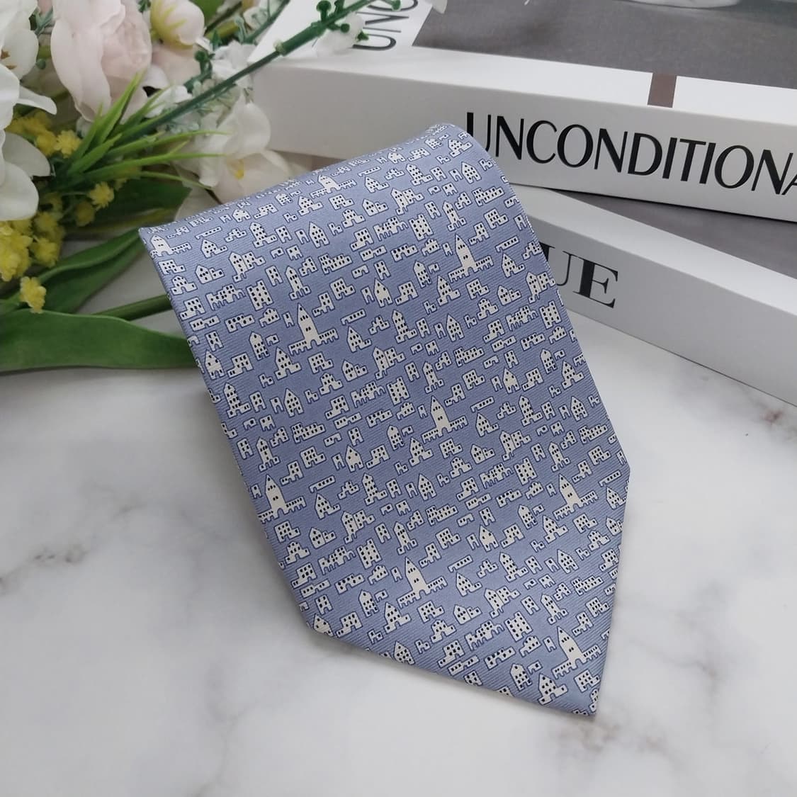 던힐 실크 런던 하우스 패턴 넥타이 8.8cm A+등급 K774
 상품이미지2