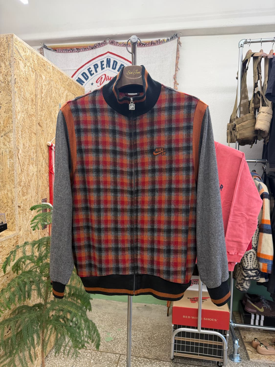 나이키 SB 토드 조던 플래드 레터맨 바시티 자켓 상품이미지1