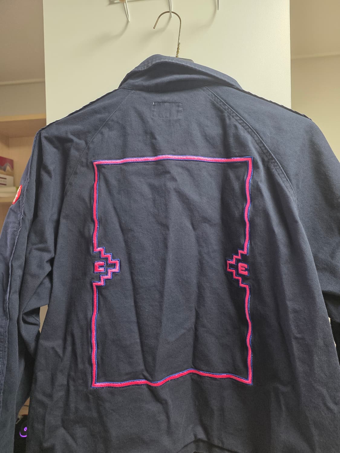 카브엠트 프레임 자켓 팝니다 상품이미지2