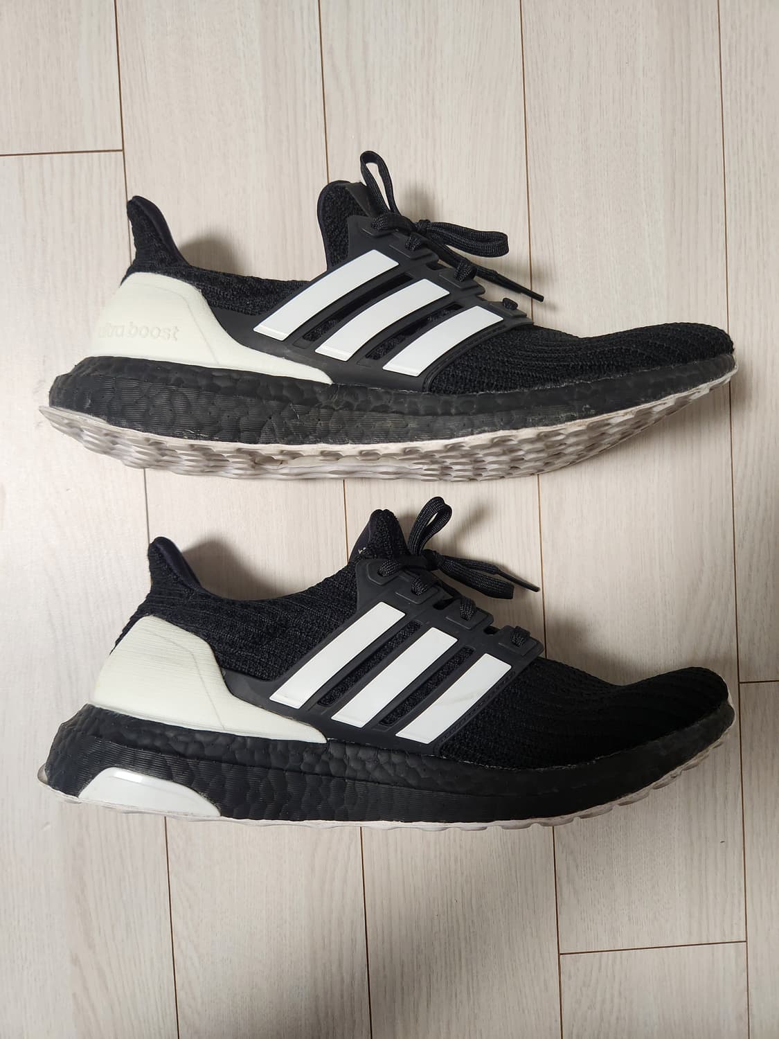 아디다스 운동화 울트라부스트 4.0 G28965 러닝화 사이즈255

아 상품이미지5