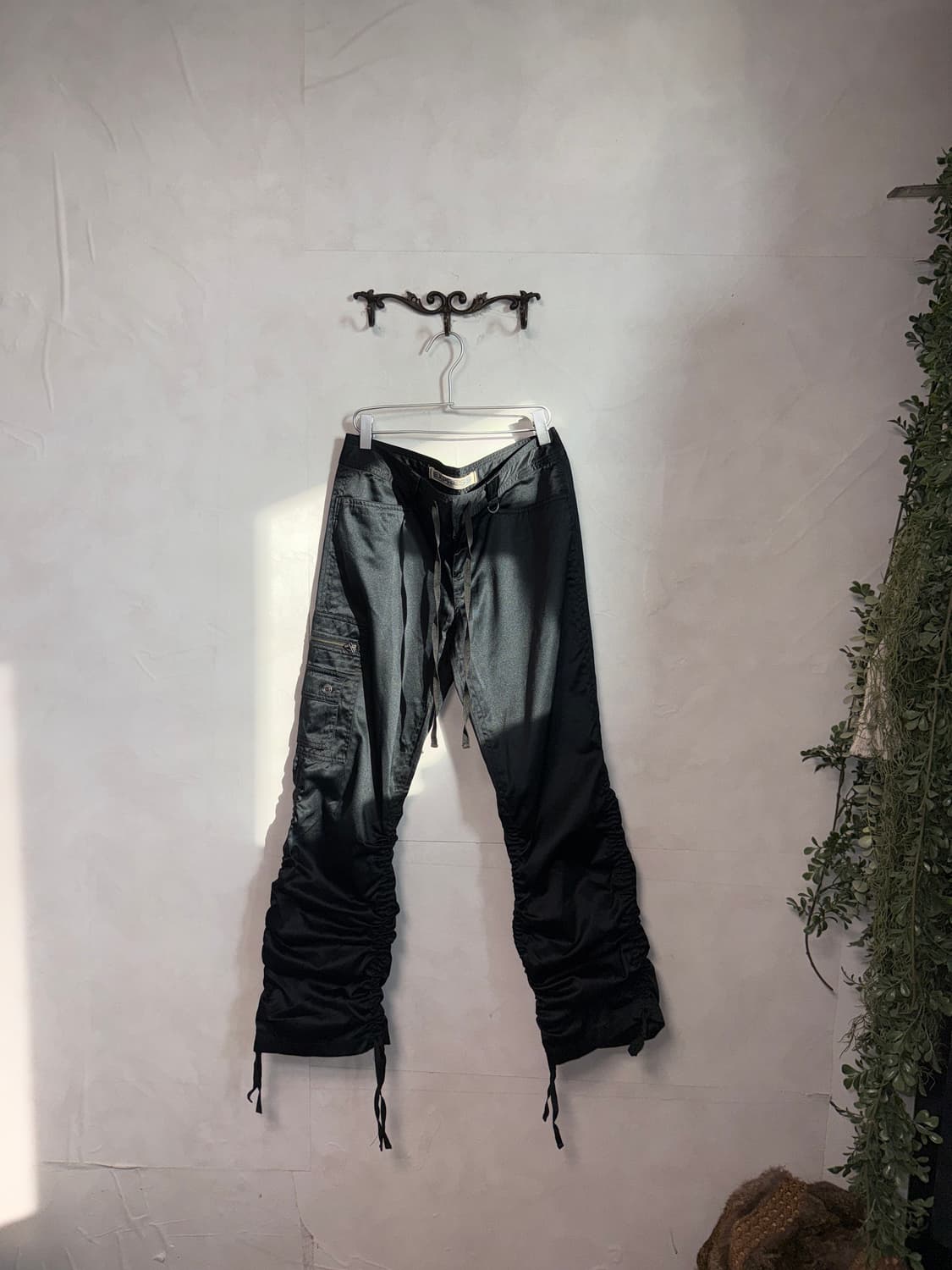 Black satin shirring bootscut cargo pt 상품이미지2