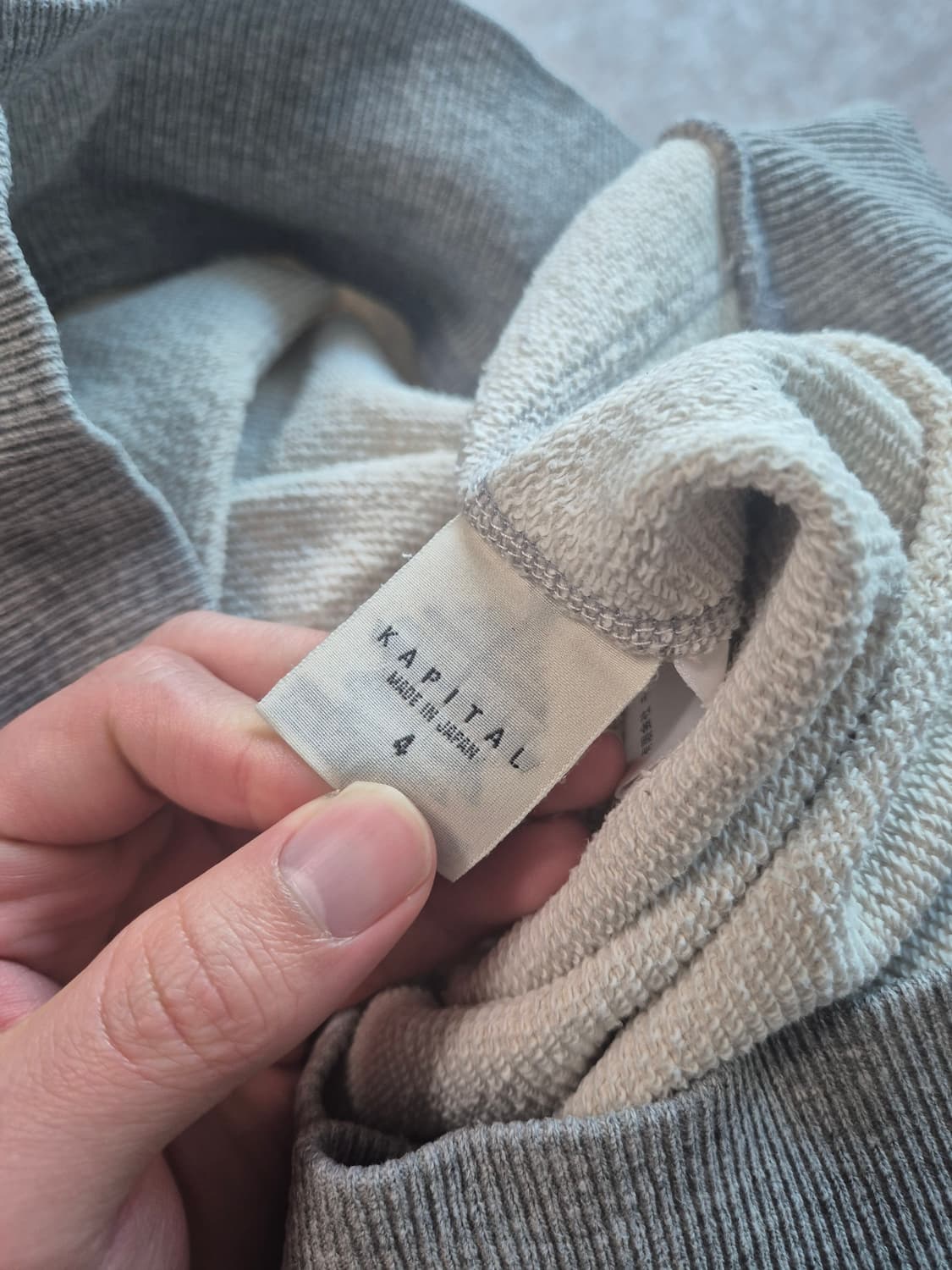 캐피탈 문라이트 스웻 상품이미지3