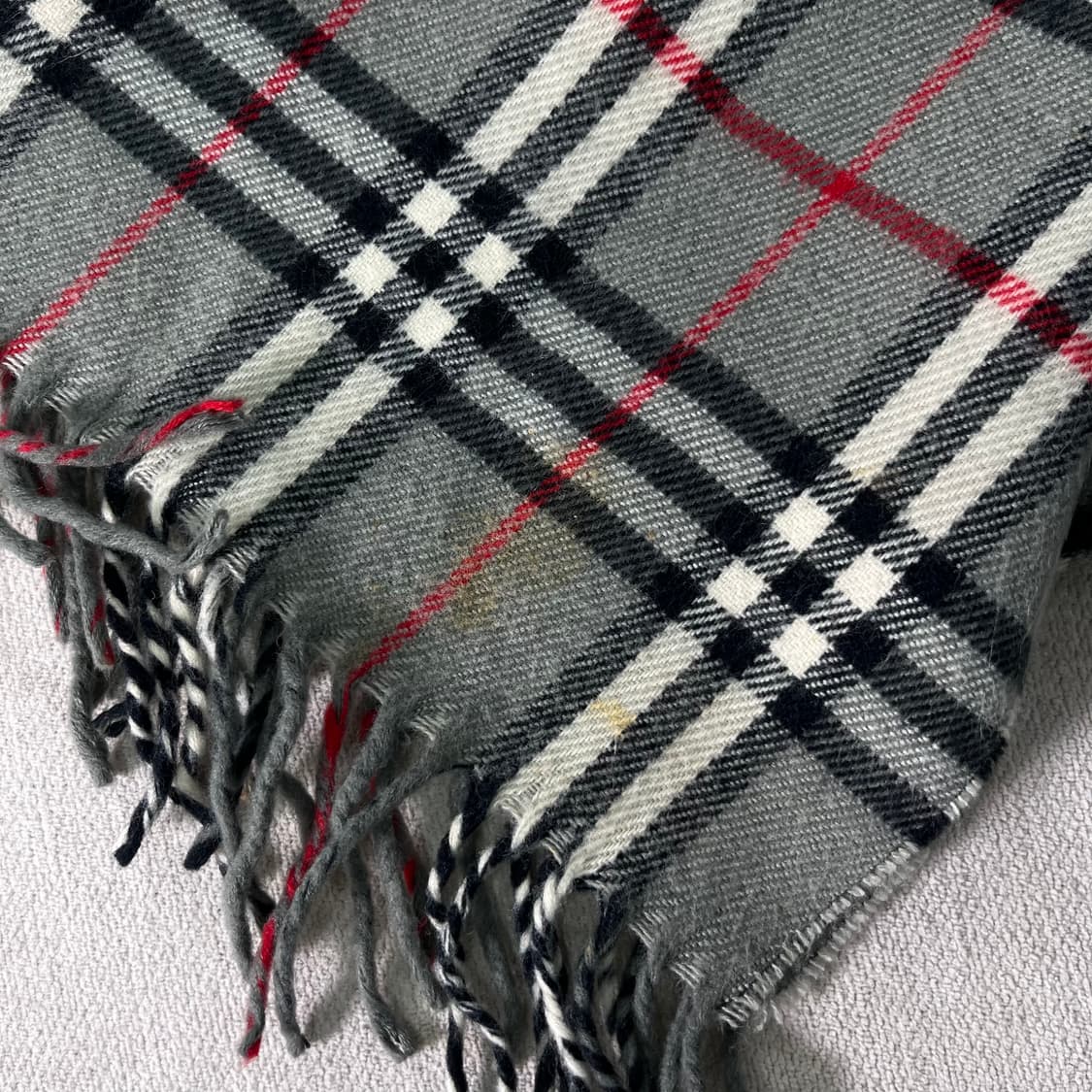 버버리 노바체크 램스울 그레이 머플러 상품이미지4