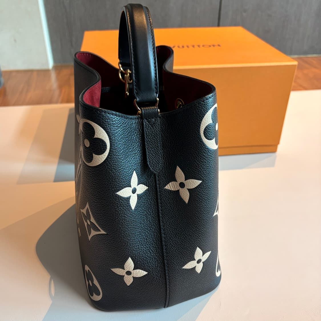 [거의 새상품] 루이비통 네오노에 MM 앙프렝뜨 블랙 상품이미지3