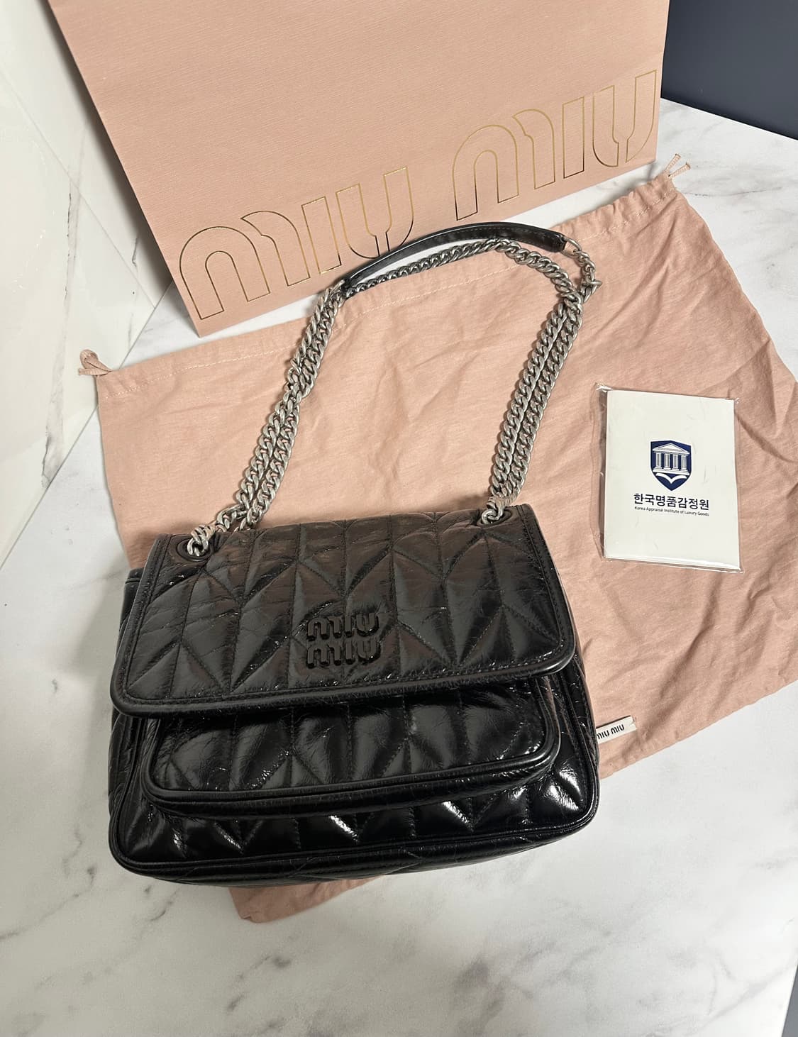 [A+ 정품] 미우미우 마테라쎄 체인 크로스백 상품이미지1