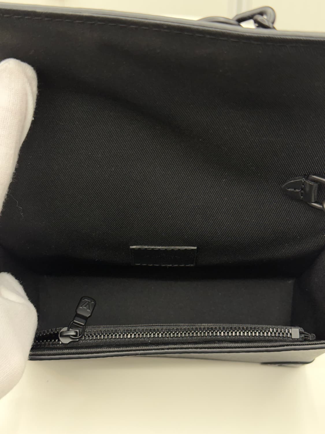 [OS] 루이비통 이클립스 스티머 웨어러블 월릿 크로스백 상품이미지9