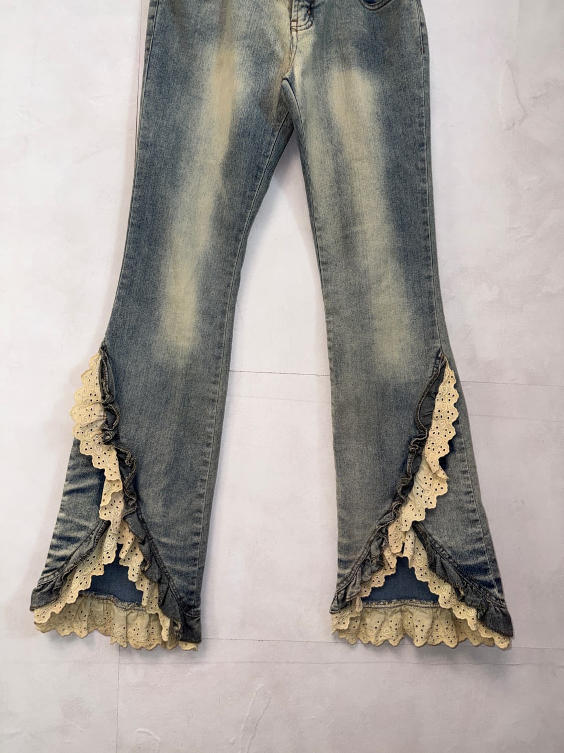 Washing denim ruffle punching lace 부츠컷팬츠 상품이미지4