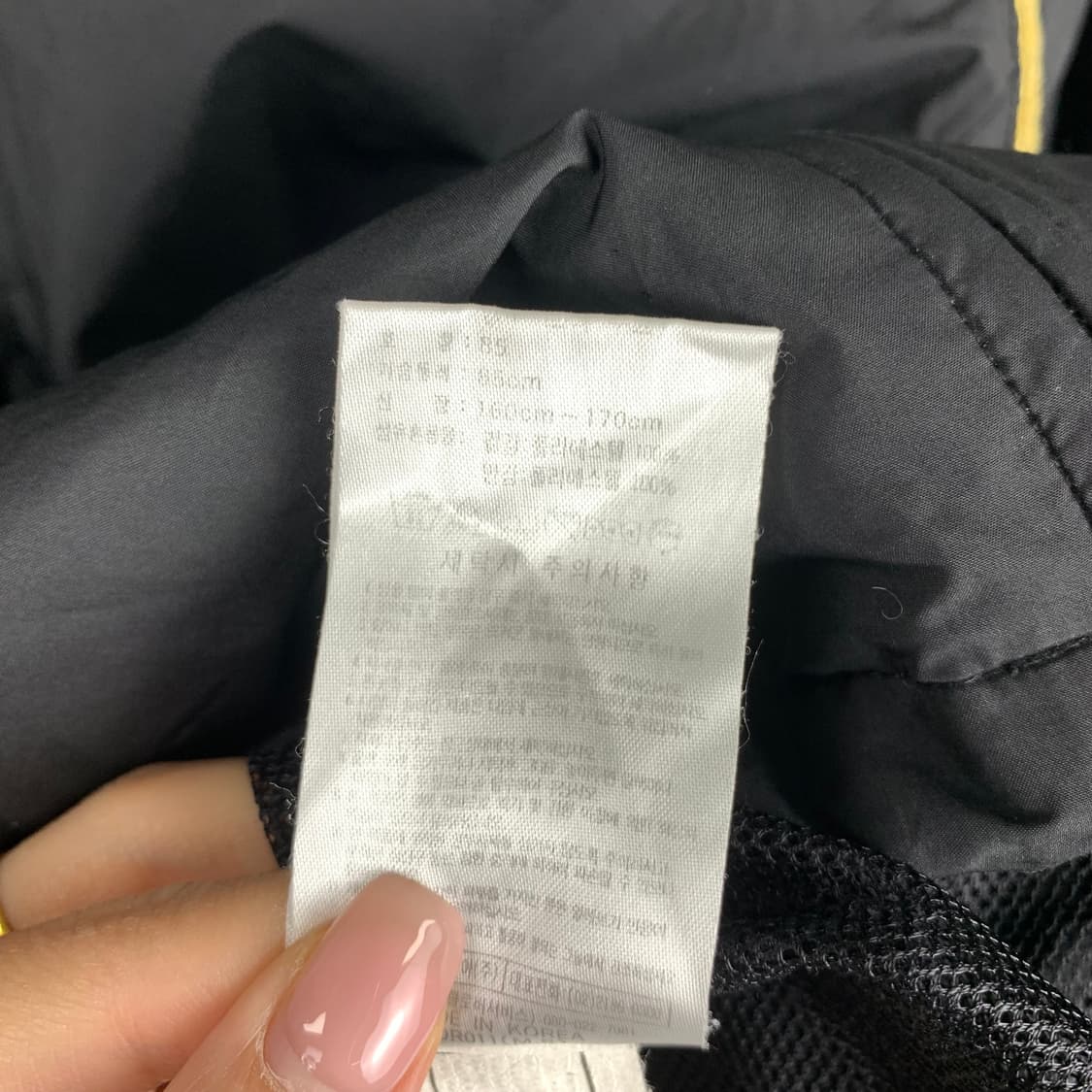 아디다스 자수 로고 블랙 바람막이 상품이미지5
