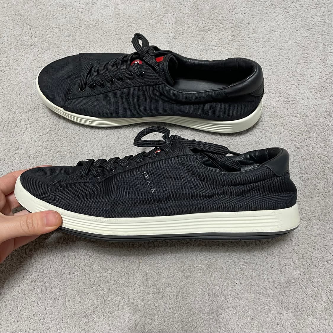 270) 프라다 스포츠 메탈 로고 스니커즈 상품이미지1