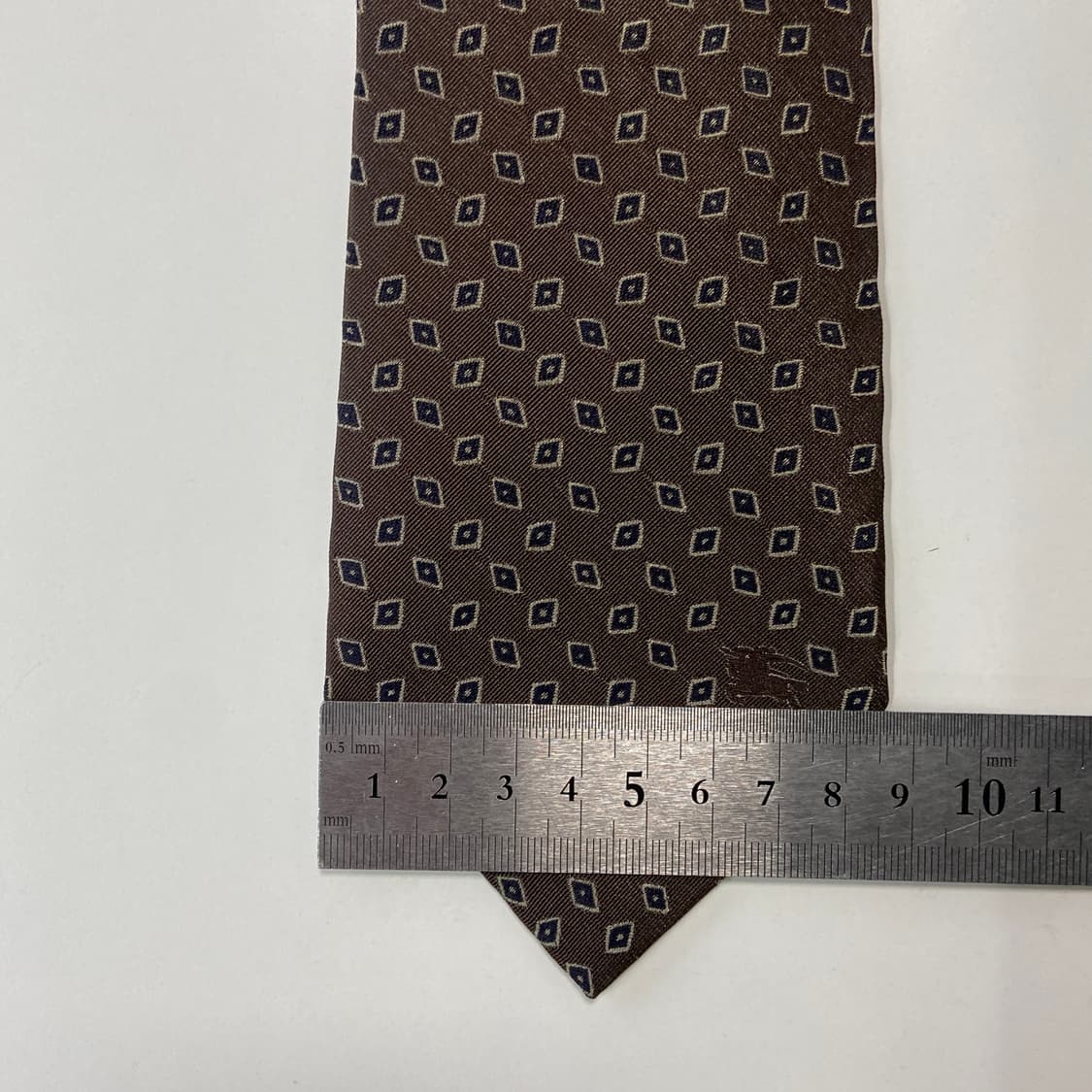 버버리 심플로고 신형라벨 명품 정품 넥타이 (Burberry)8.6cm 상품이미지8