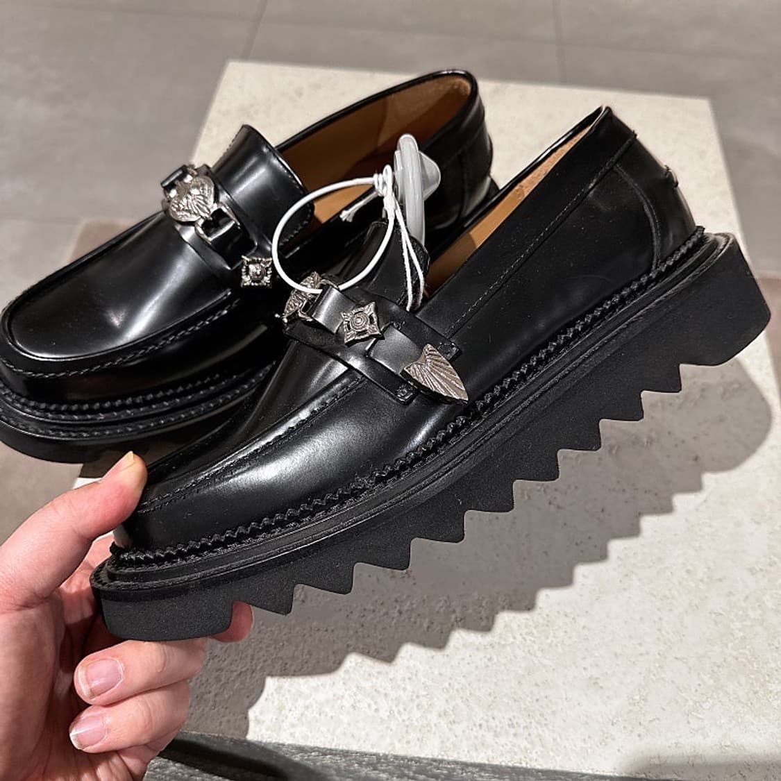 (정품/새상품)TOGA VIRILIS 토가 비릴리스 남성 블랙 메탈 로퍼 상품이미지1