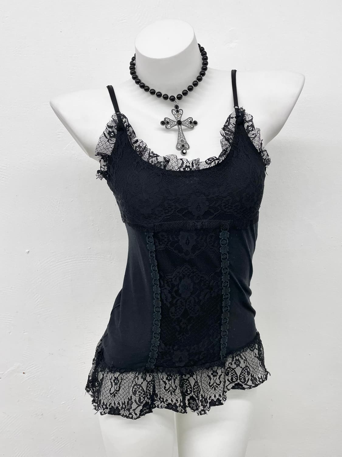 블랙 레이스 디테일 슬리브리스  상품이미지1