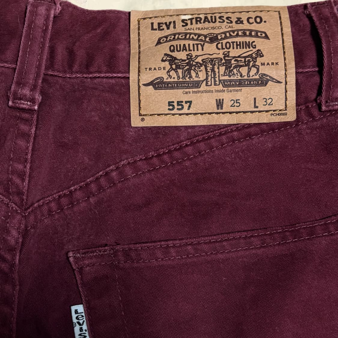 (이체시에눌) Levi’s 리바이스 557 한정판 와인레드색 데님 팬츠 상품이미지3