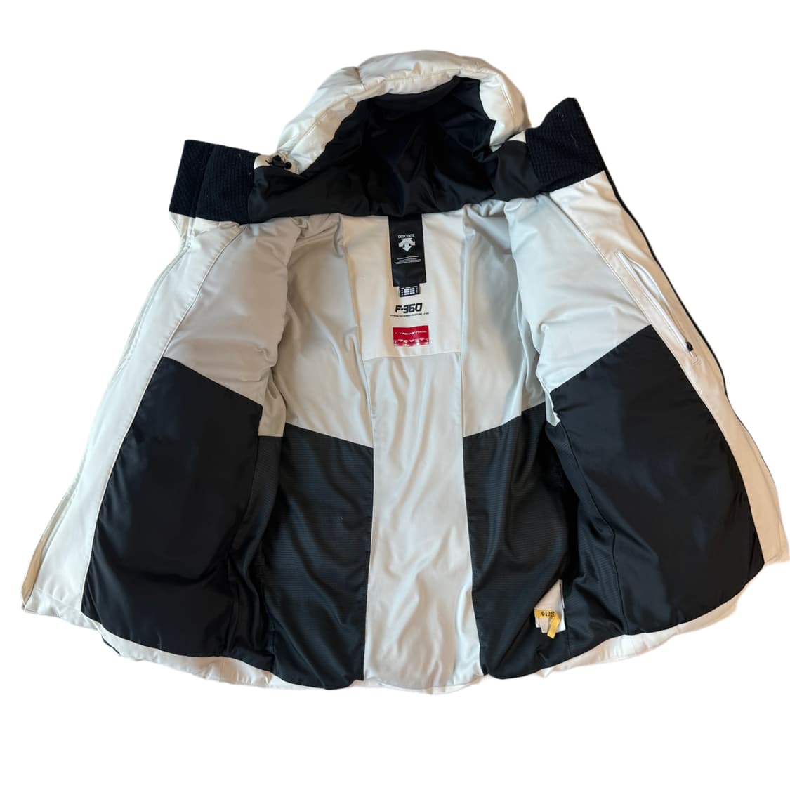 데상트 대장급 구스다운 패딩 M-L 상품이미지4