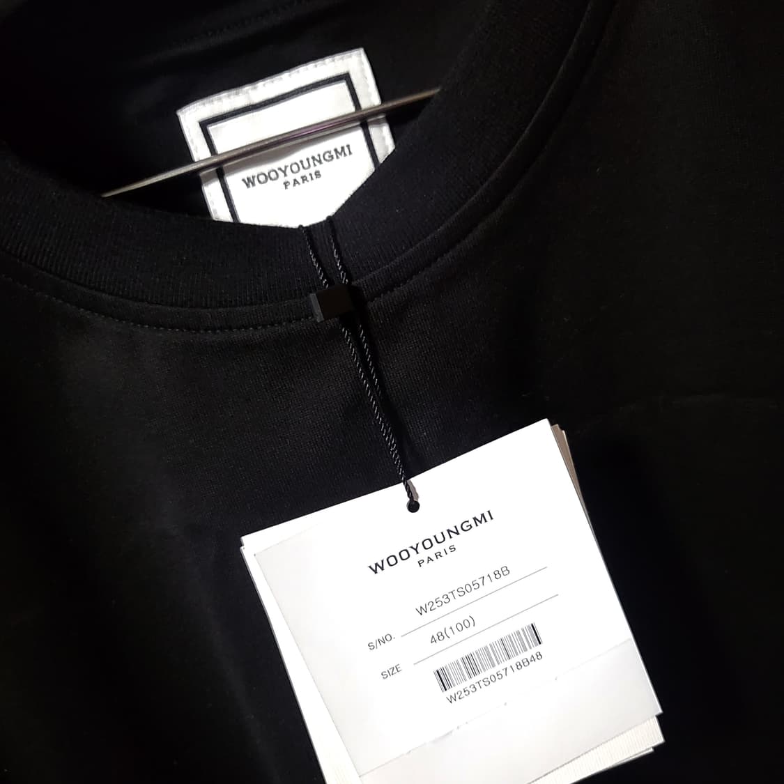[새상품/풀구성]25FW 우영미 시티 백로고 반팔티 48사이즈 블랙 상품이미지5