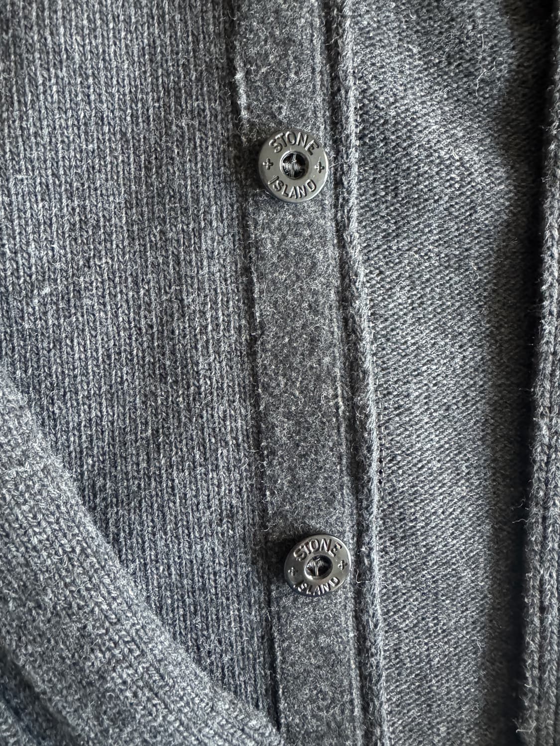 스톤아일랜드 니트집업 상품이미지2