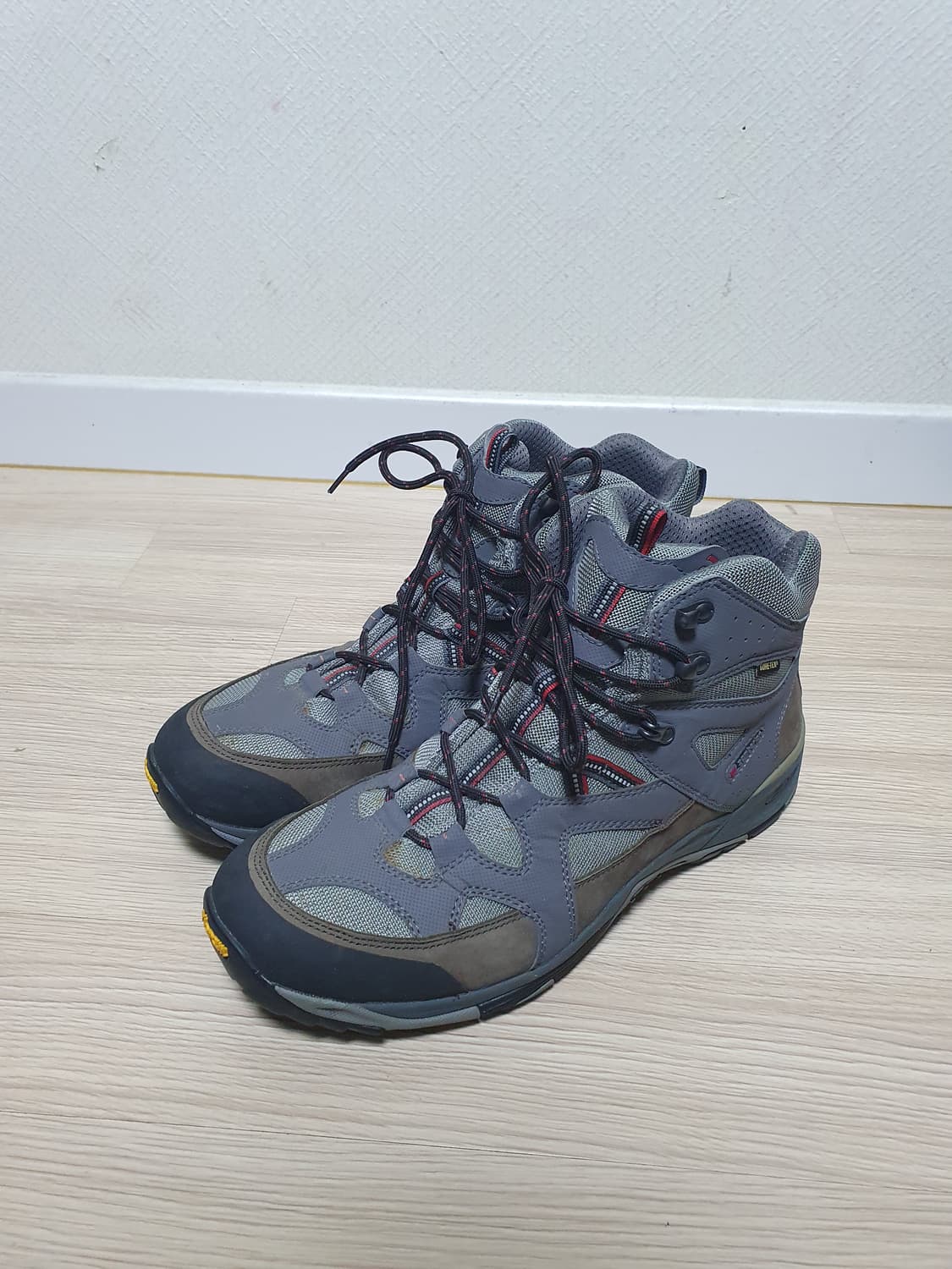 잠발란 고어텍스 비브람 등산화 290~95 상품이미지4