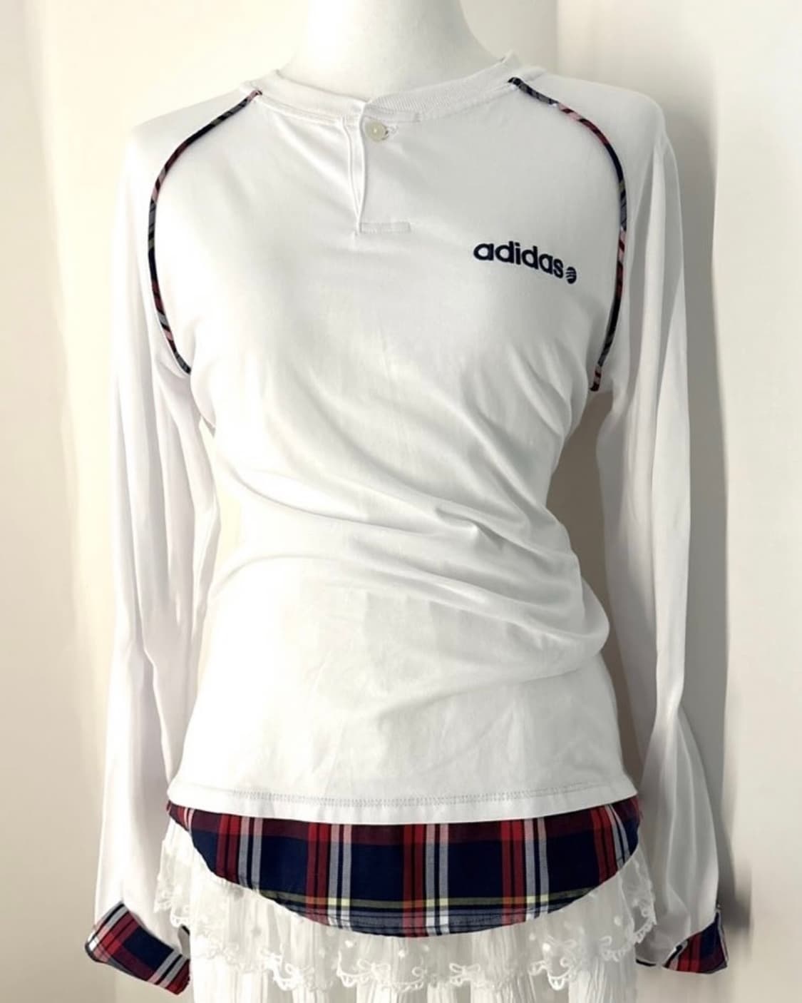 아디다스 대대장 화이트 긴팔티 티셔츠 상품이미지1